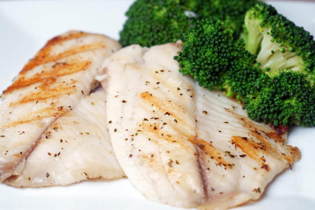 Печена или кувана риба је издашно јело на дијеталном менију Осаме Хамдија