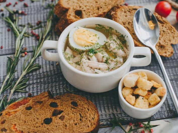 pileća supa sa jajima za proteinsku ishranu